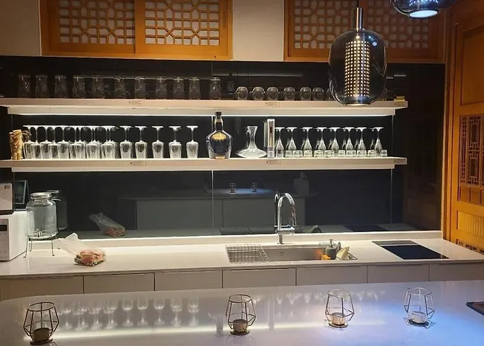 Inhyudang Hanok ゲストハウス 4*