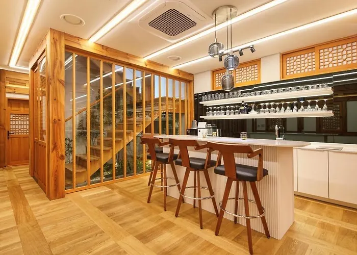 Inhyudang Hanok ゲストハウス 4*