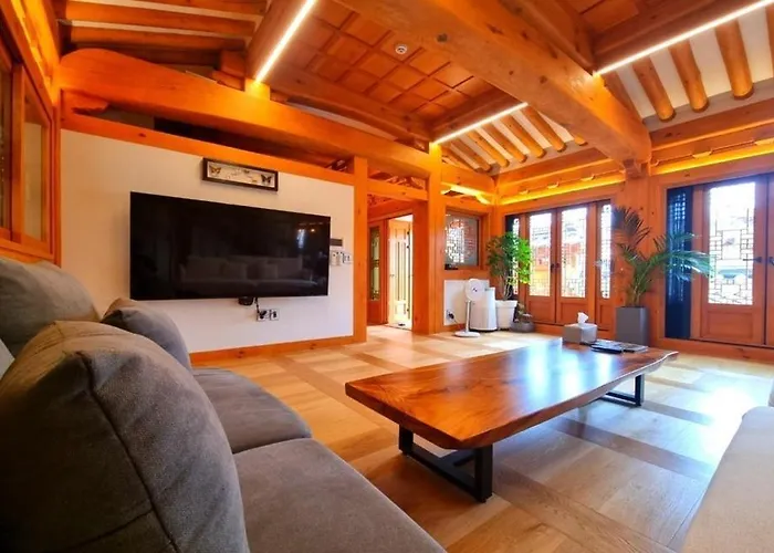 Inhyudang Hanok 4*